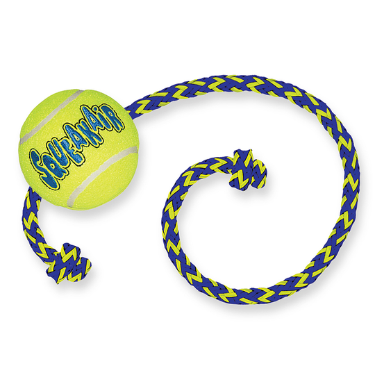 KONG SqueakAir Ball köydellä - M/L